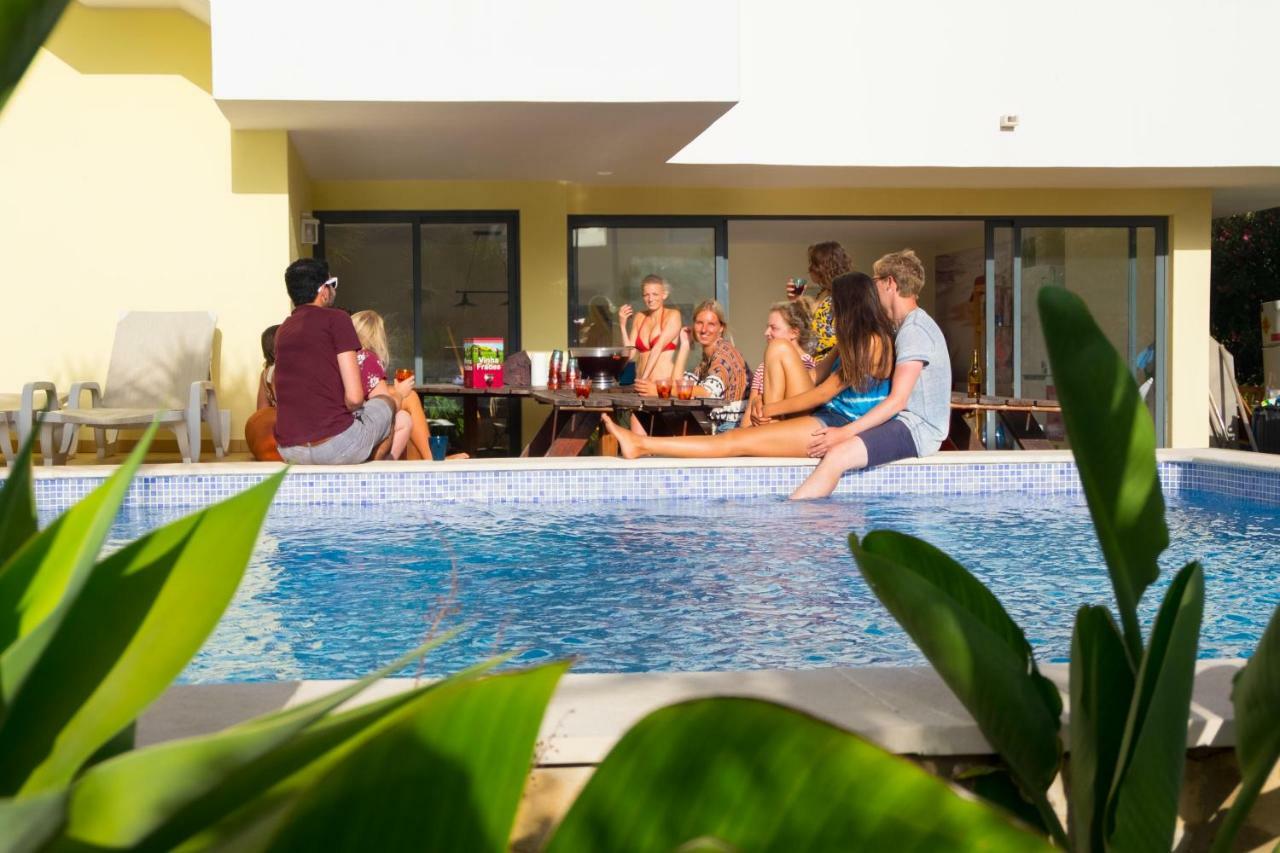 Algarve Surf Hostel - Лагуш Экстерьер фото