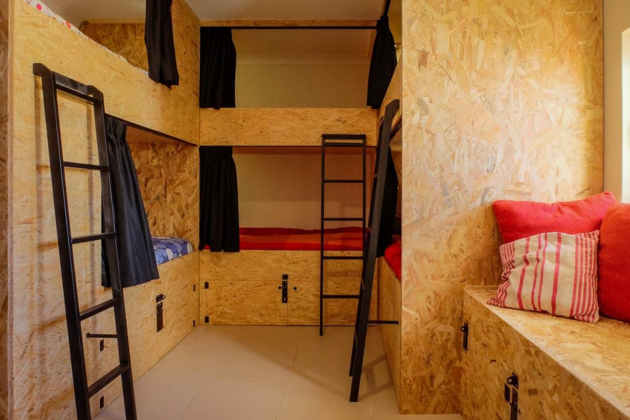 Algarve Surf Hostel - Лагуш Экстерьер фото